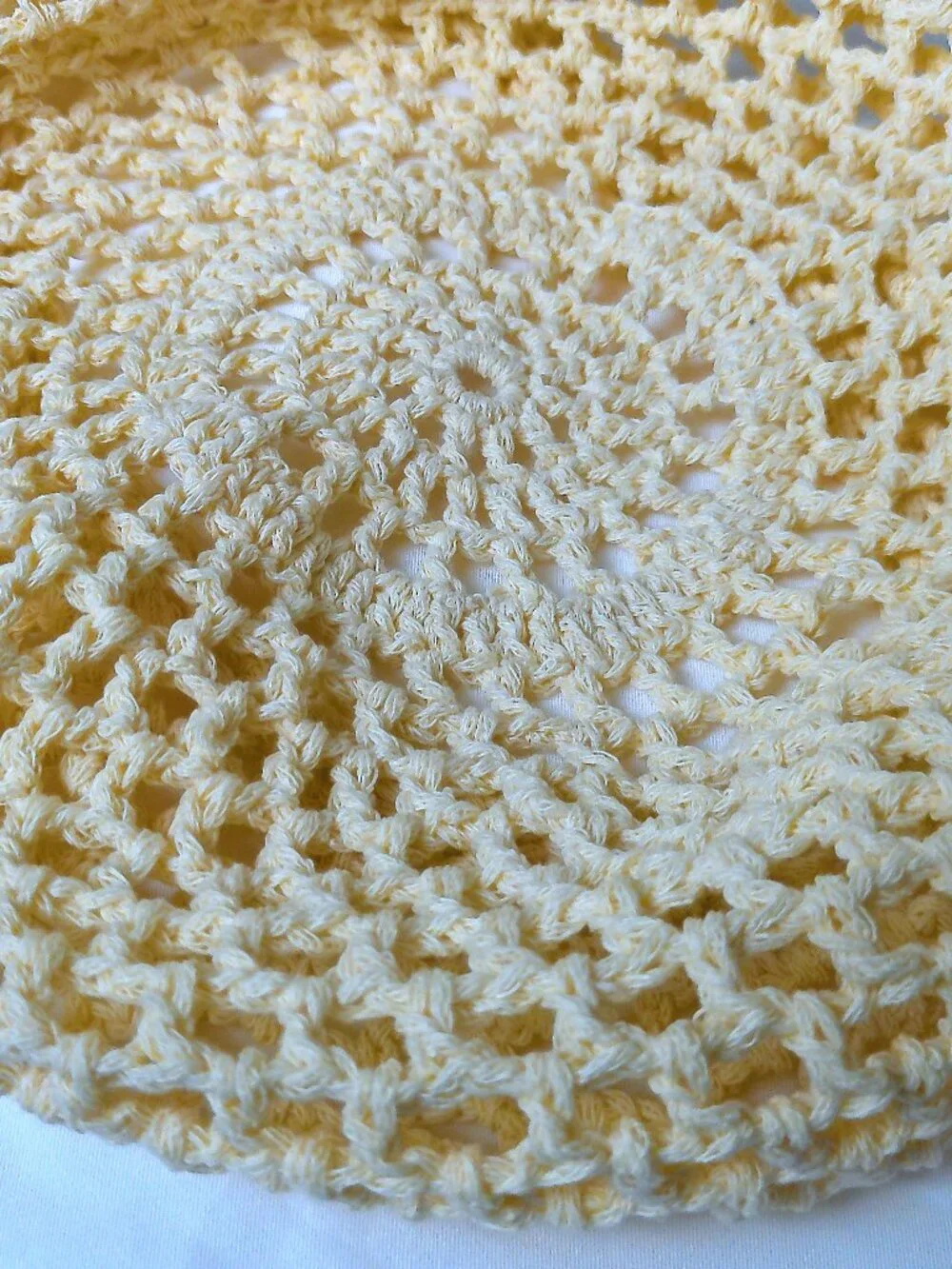 1970s - 1980s Vintage Cream Crochet Lace Beret Handmade Cotton Summer Hat - Picture 5 of 7
